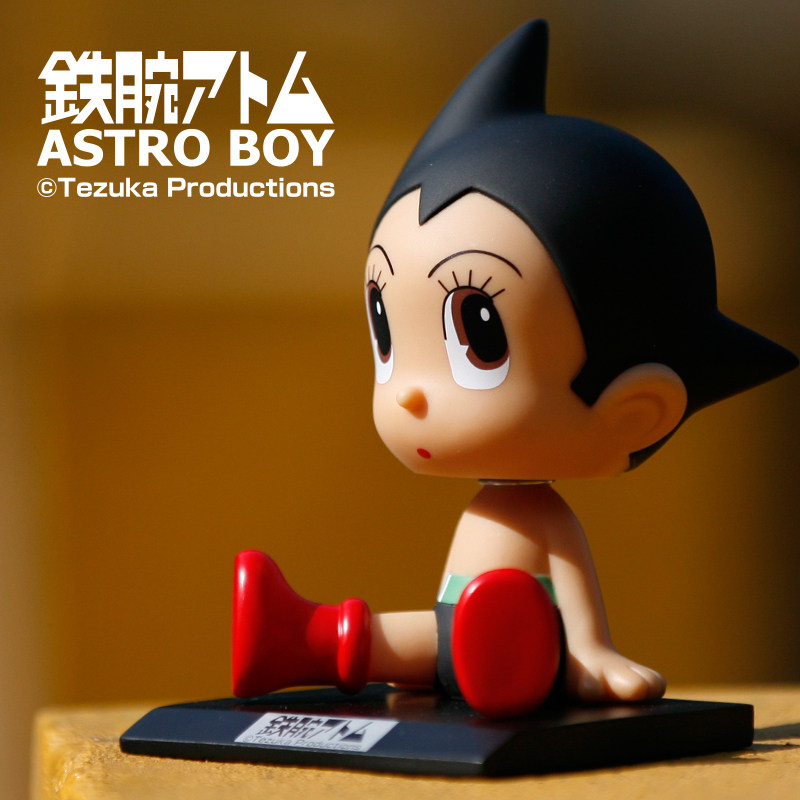 阿童木汽车用品车饰卡通摆件车载摇头公仔高档可爱创意车上装饰品