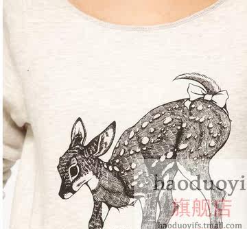 蝴蝶结滑雪梅花鹿素描图案印花浅灰色圆领绒衣